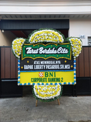 Papan Bunga Duka di Deblod Sundoro